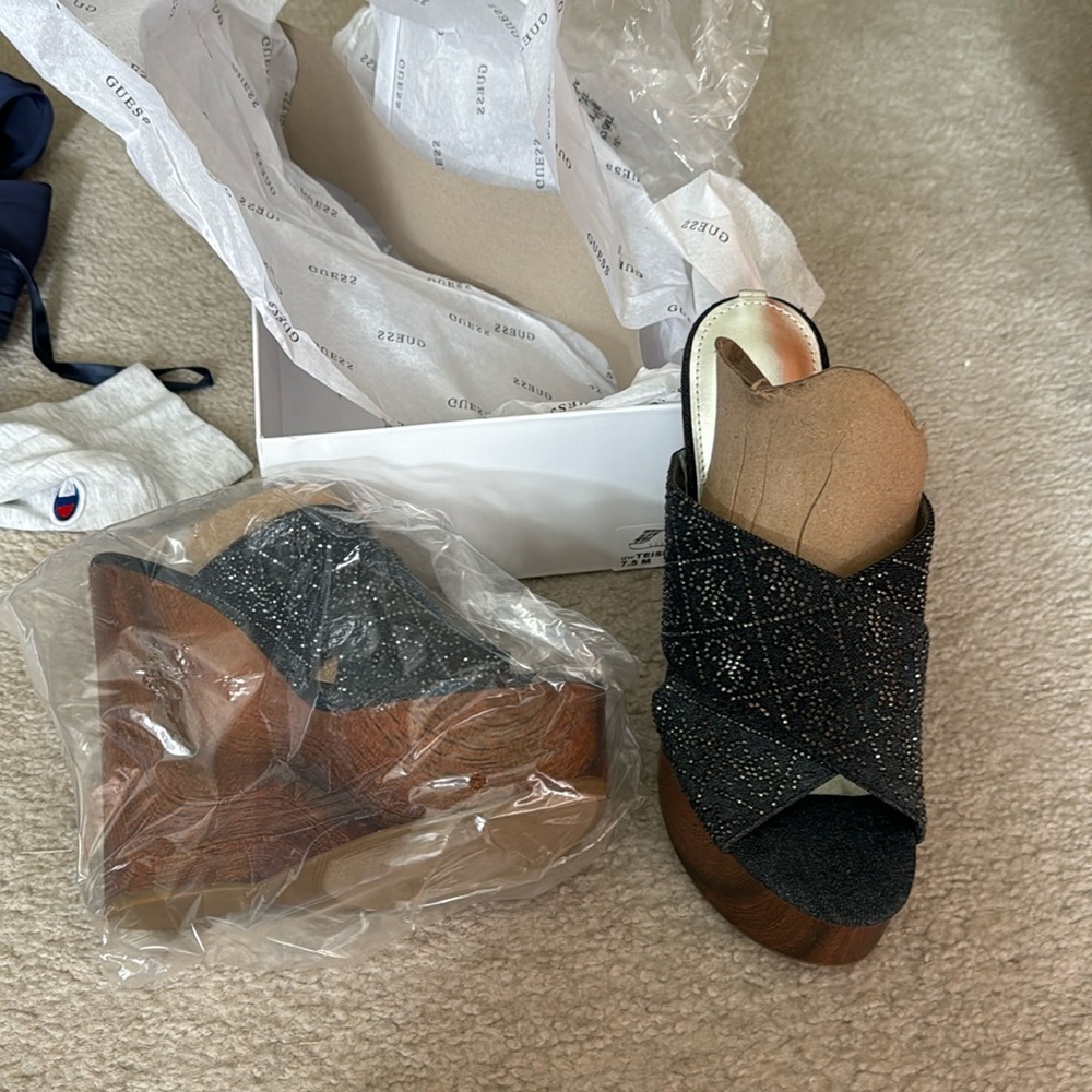 Guess Teishy2 wedge sandal - brand new , never worn -size 7.5